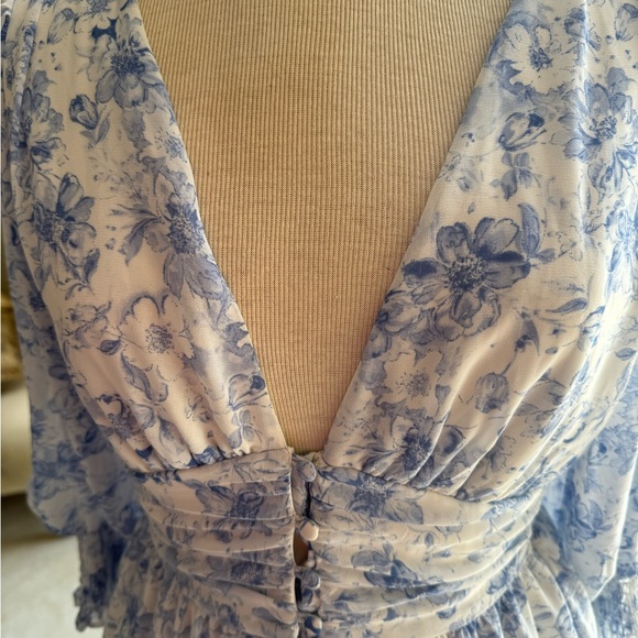 Cute dress - Picture 3 of 6